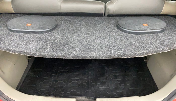 2016 Maruti Celerio VXI AMT (O), Petrol, Automatic, 66,596 km, Infotainment system - Rear speakers missing / not working