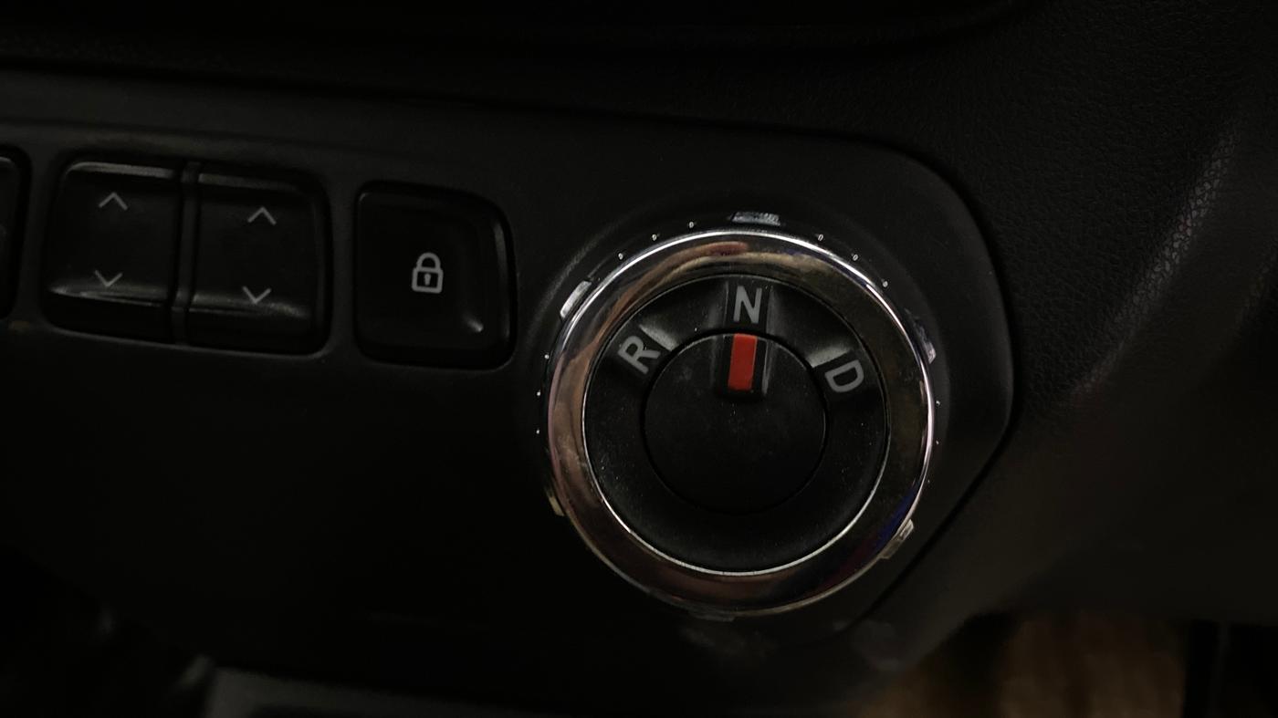 2016 Renault Kwid RXT 1.0 AMT, Petrol, Automatic, 1,02,147 km, Gear Lever
