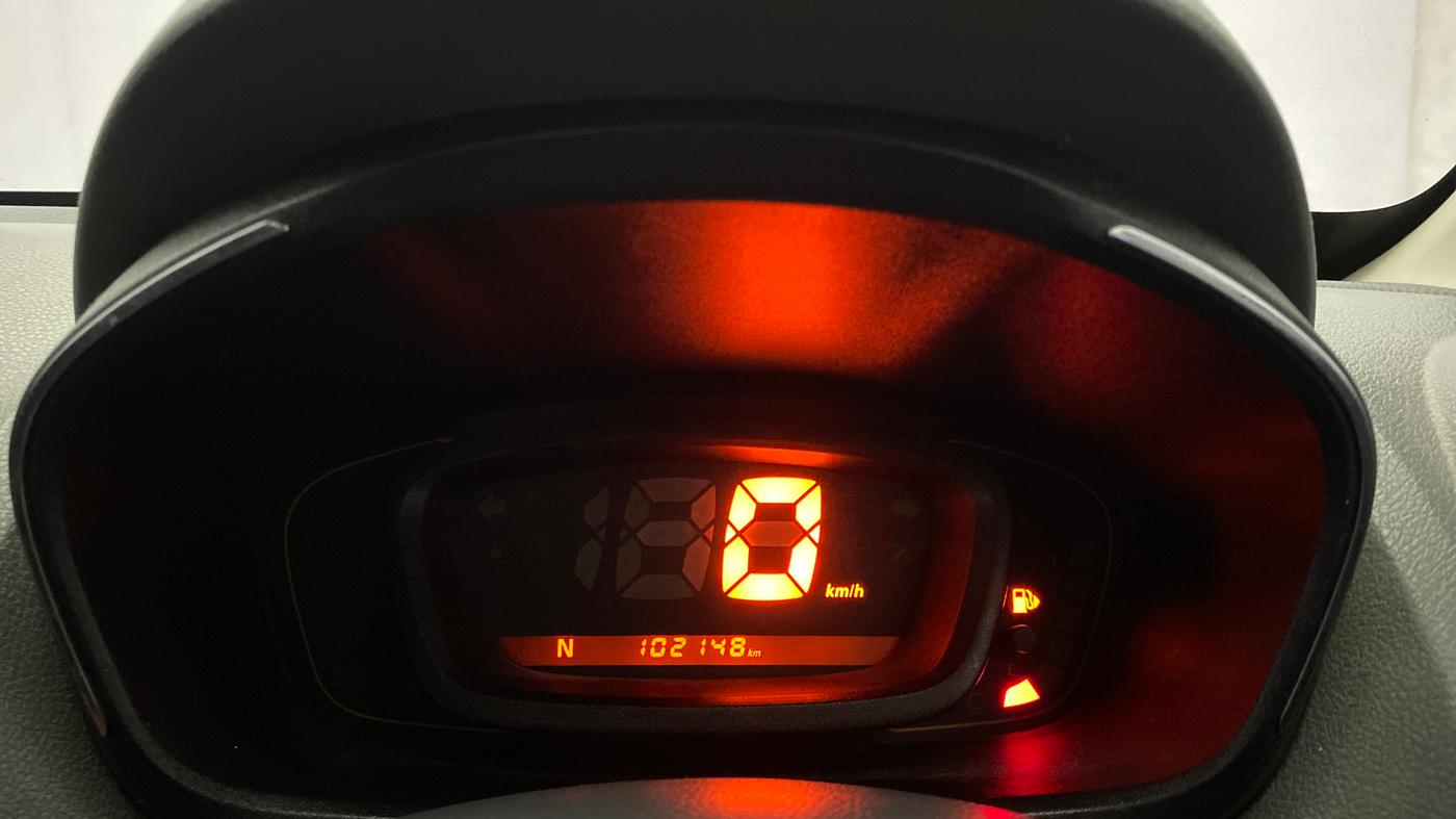 2016 Renault Kwid RXT 1.0 AMT, Petrol, Automatic, 1,02,147 km, Odometer Image