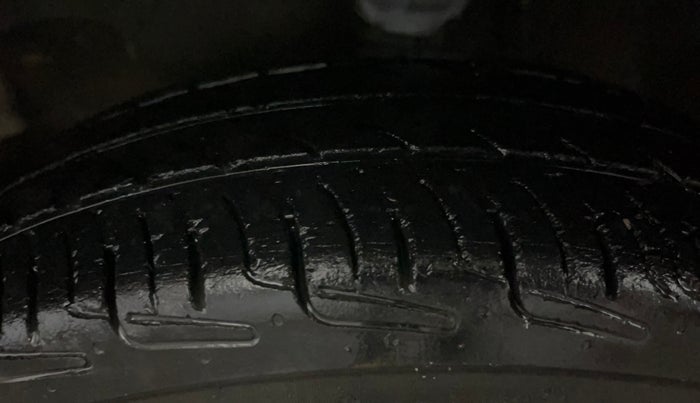 2016 Maruti Alto 800 LXI, Petrol, Manual, 44,085 km, Left Front Tyre Tread