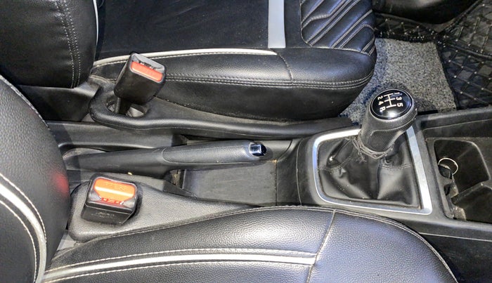 2022 Maruti Swift ZXI, Petrol, Manual, 44,785 km, Gear Lever