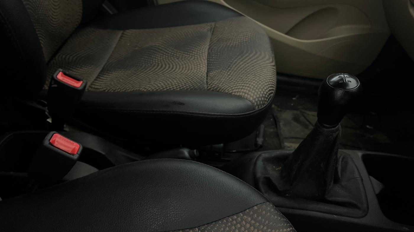 2014 Hyundai Eon SPORTZ, Petrol, Manual, 57,237 km, Gear Lever