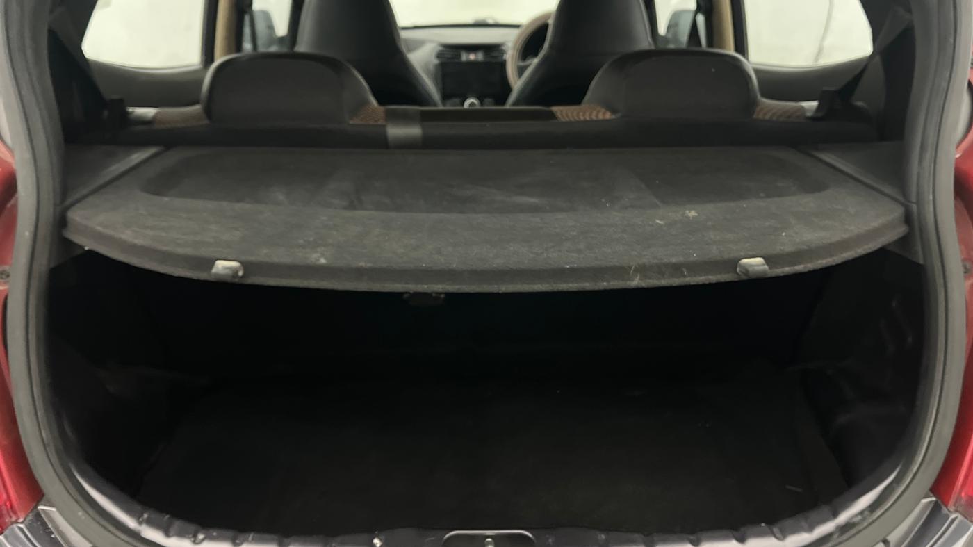 2014 Hyundai Eon SPORTZ, Petrol, Manual, 57,237 km, Boot Inside