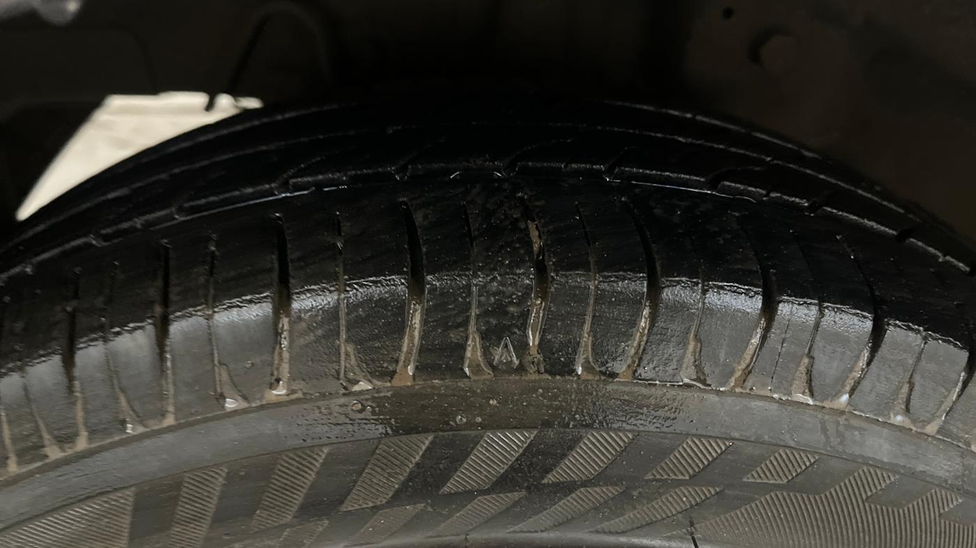 2014 Hyundai Eon SPORTZ, Petrol, Manual, 57,237 km, Right Rear Tyre Tread