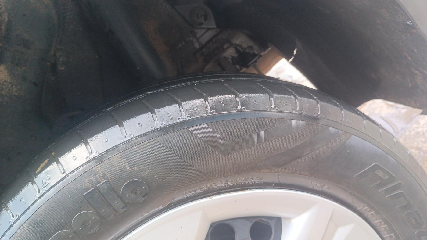2022 Hyundai VENUE SX 1.2 PETROL, Petrol, Manual, 33,977 km, Left Rear Tyre Tread