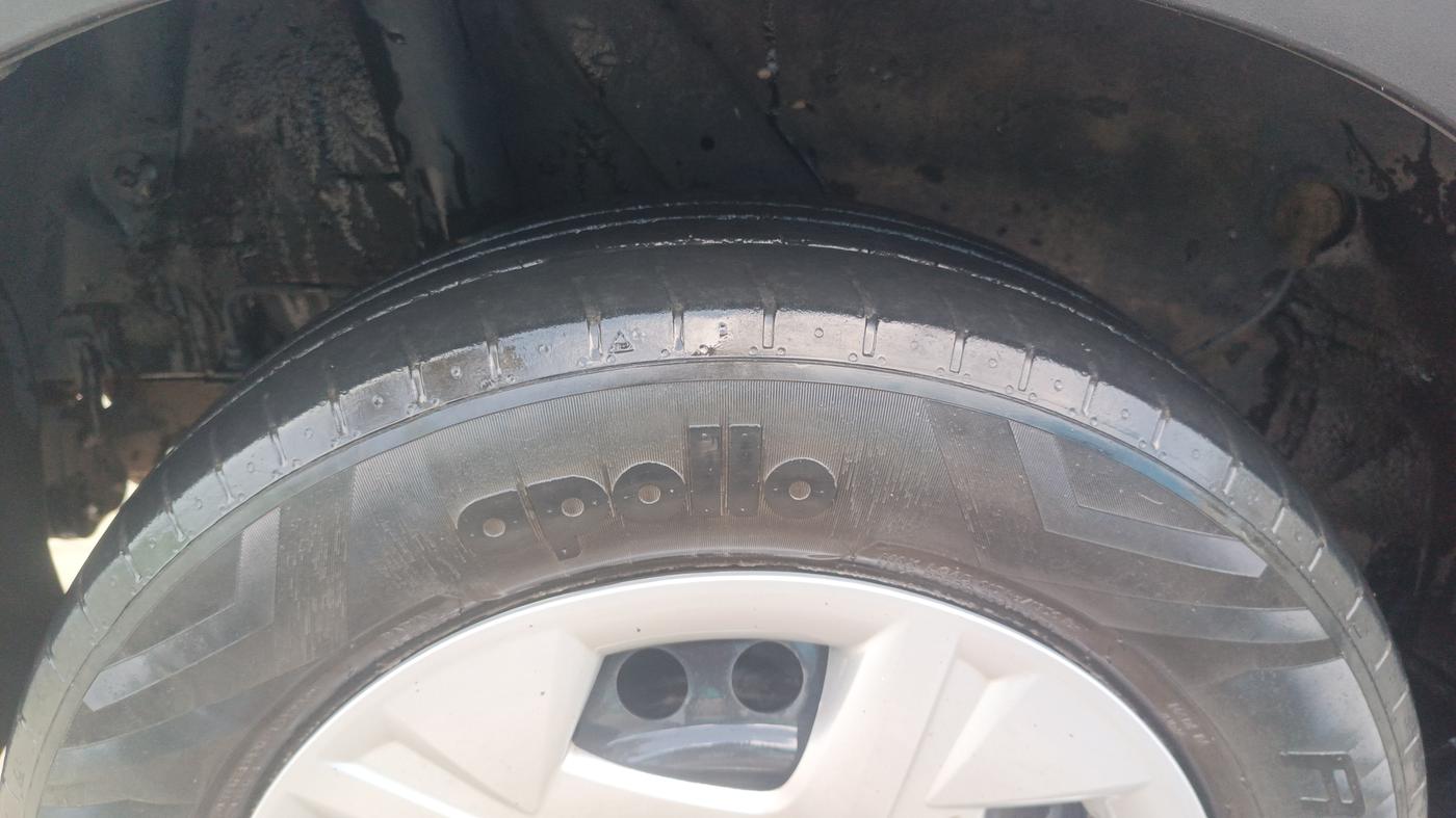 2022 Hyundai VENUE SX 1.2 PETROL, Petrol, Manual, 33,977 km, Right Rear Tyre Tread