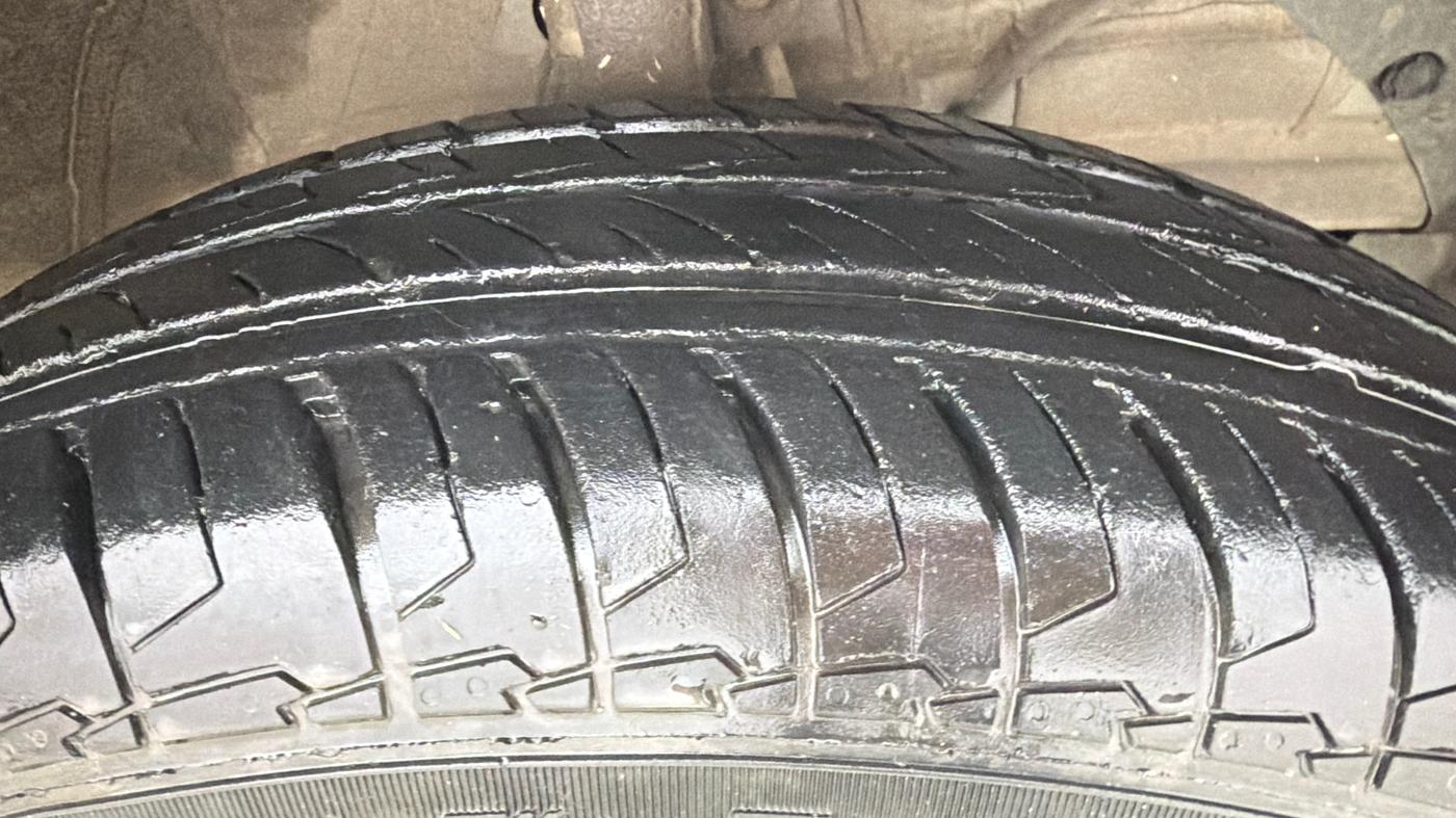 2023 Maruti Swift LXI, Petrol, Manual, 17,794 km, Right Front Tyre Tread