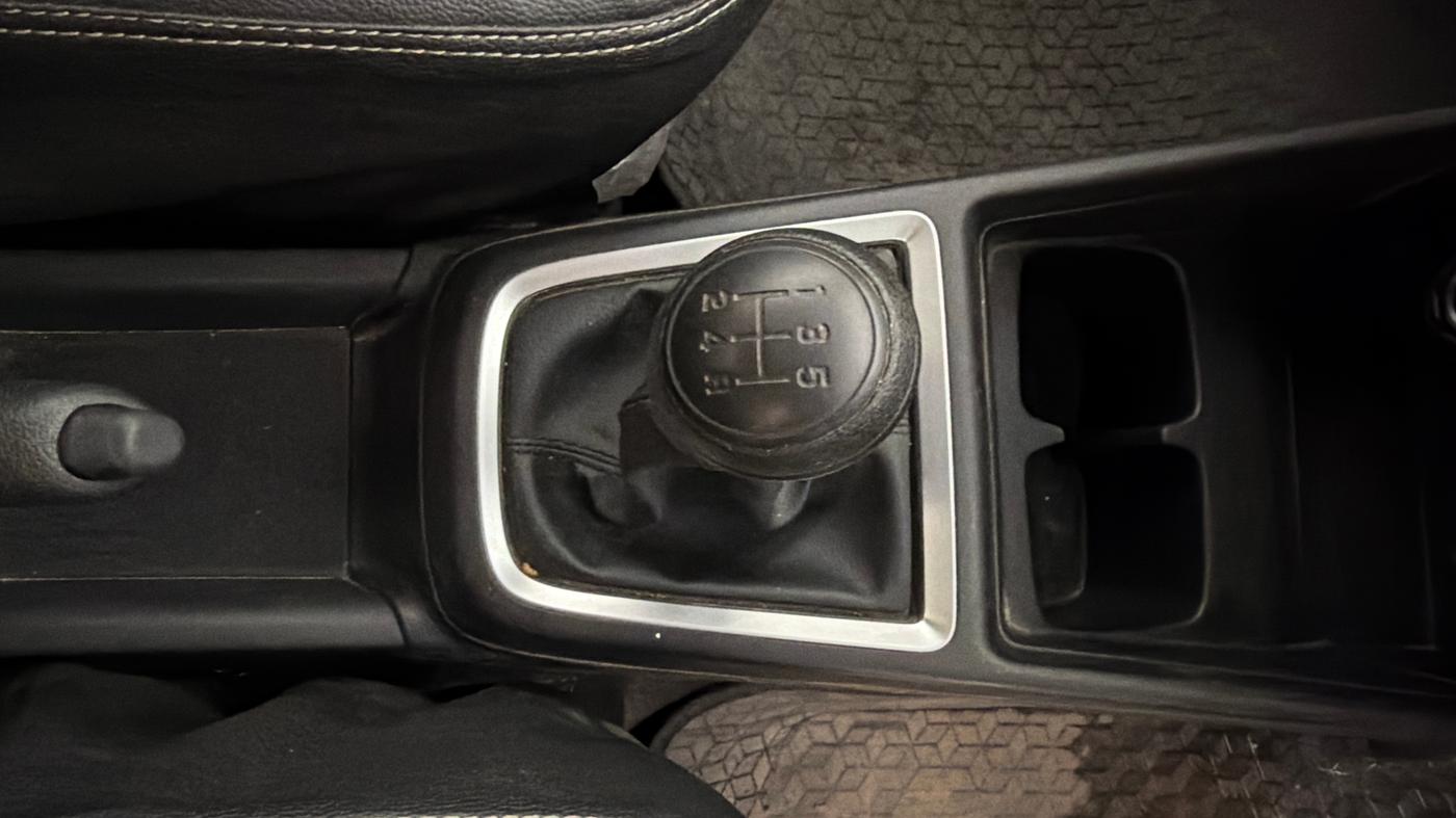 2023 Maruti Swift LXI, Petrol, Manual, 17,794 km, Gear Lever