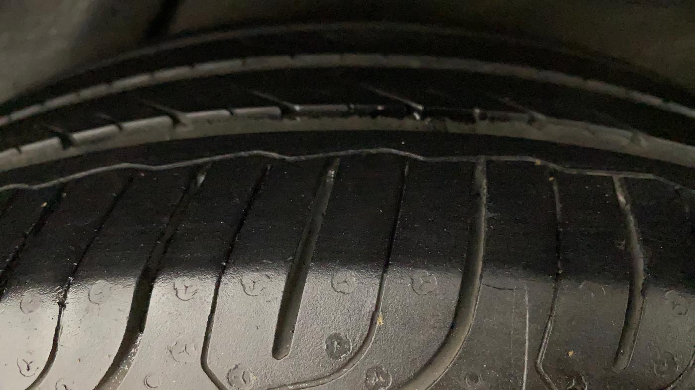 2011 Hyundai i20 ASTA 1.2, Petrol, Manual, 1,03,360 km, Left Rear Tyre Tread