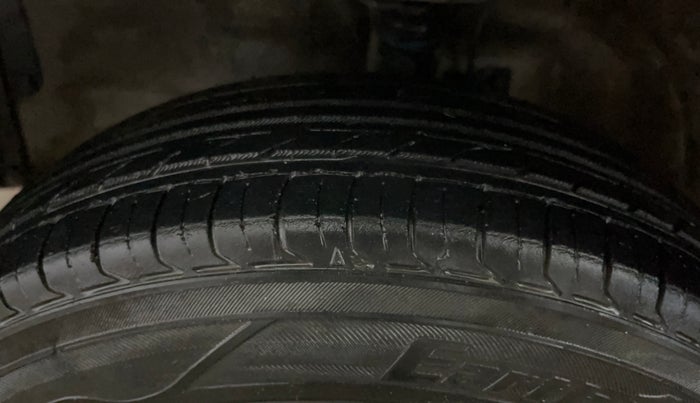 2017 Maruti Wagon R 1.0 LXI, Petrol, Manual, 60,067 km, Left Front Tyre Tread