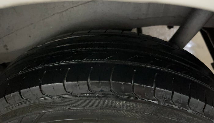2017 Maruti Wagon R 1.0 LXI, Petrol, Manual, 60,067 km, Left Rear Tyre Tread