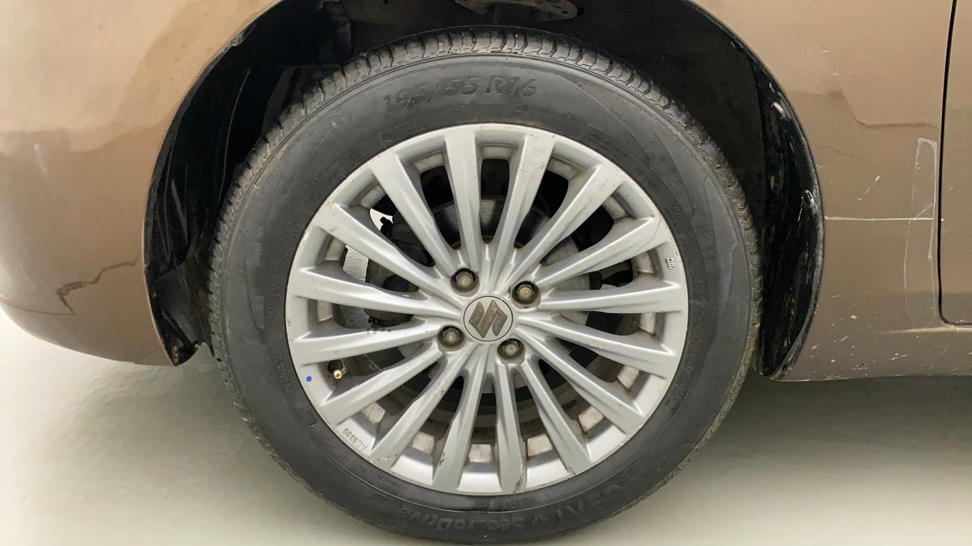 2015 Maruti Ciaz ZXI+, Petrol, Manual, 74,946 km, Left Front Wheel