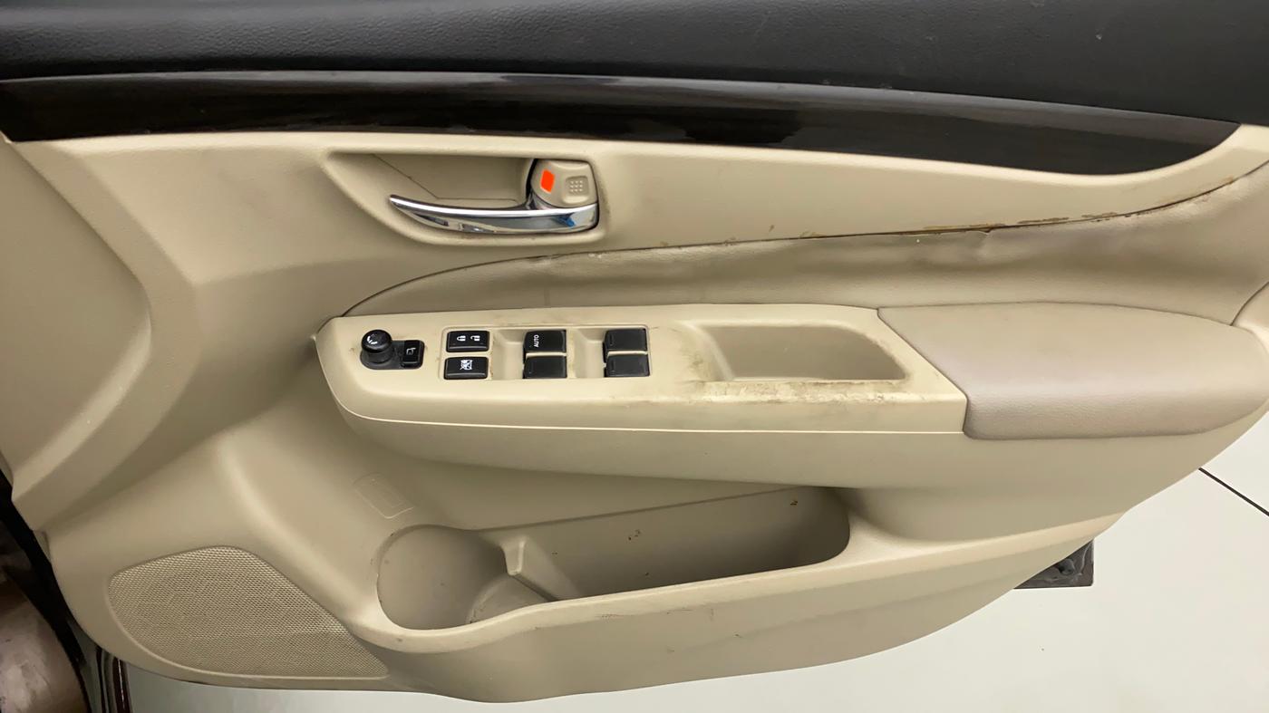 2015 Maruti Ciaz ZXI+, Petrol, Manual, 74,946 km, Driver Side Door Panels Control