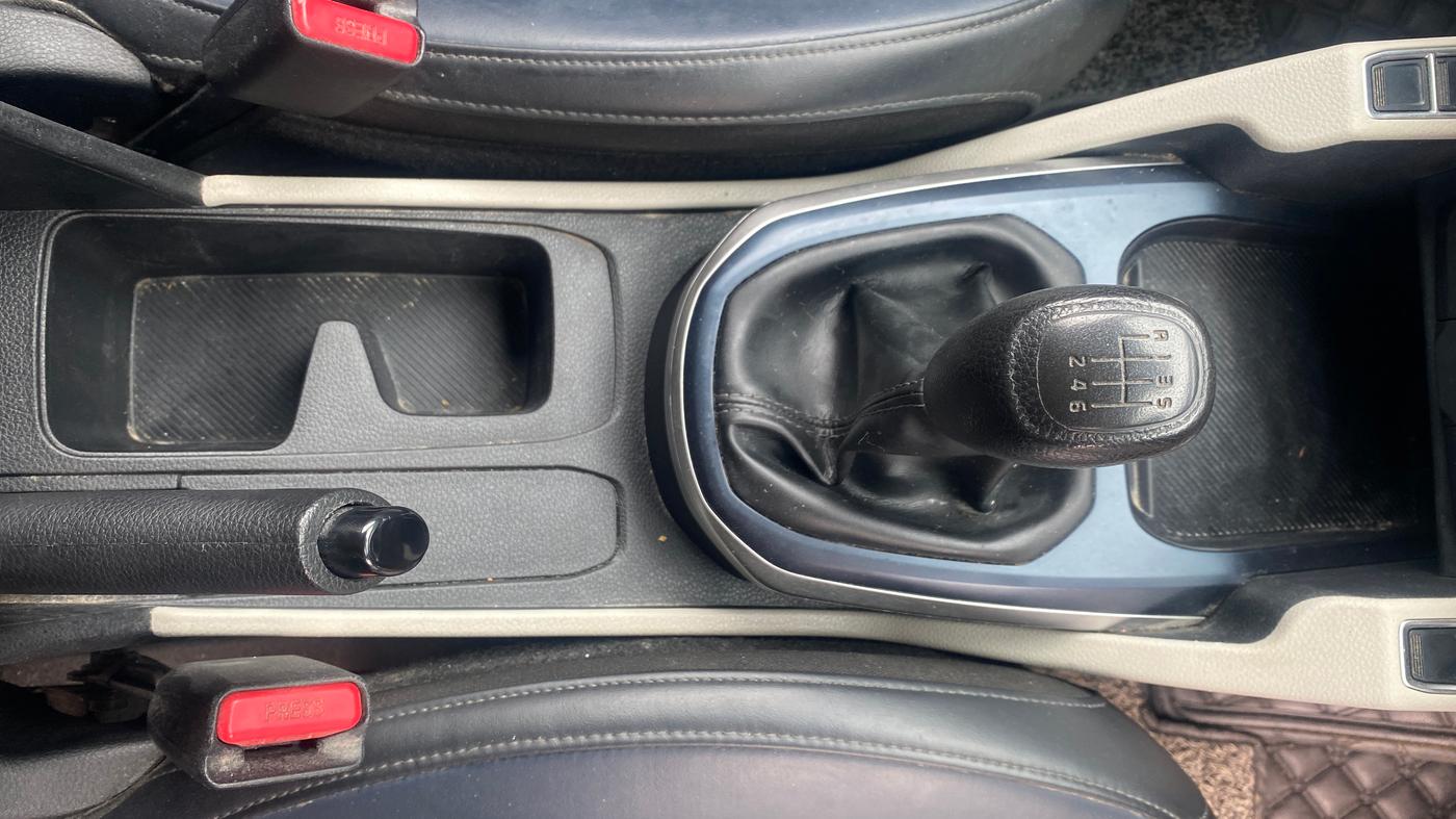 2023 KIA CARENS PREMIUM 1.5 DIESEL IMT 7 STR, Diesel, Manual, 83,942 km, Gear Lever