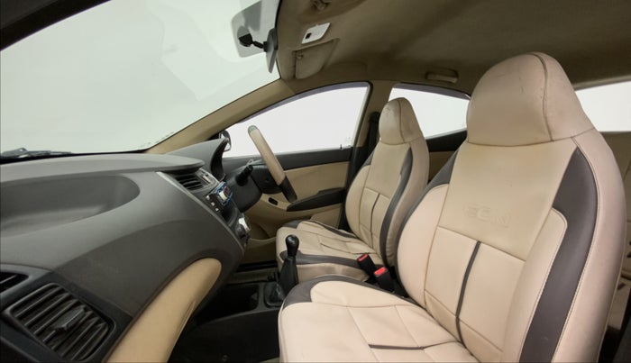 2013 Hyundai Eon ERA +, CNG, Manual, 1,00,019 km, Right Side Front Door Cabin