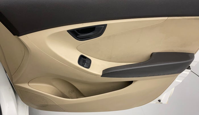 2013 Hyundai Eon ERA +, CNG, Manual, 1,00,019 km, Driver Side Door Panels Control