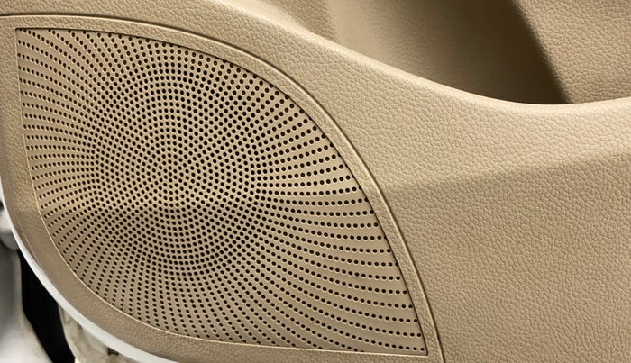 2013 Hyundai Eon ERA +, CNG, Manual, 1,00,019 km, Speaker