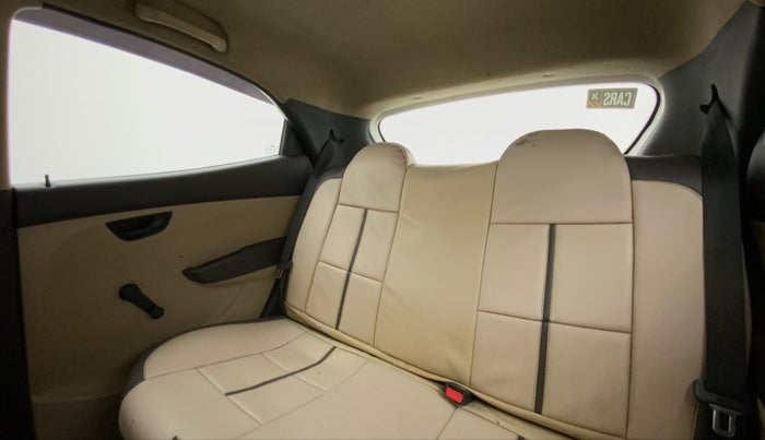 2013 Hyundai Eon ERA +, CNG, Manual, 1,00,019 km, Right Side Rear Door Cabin