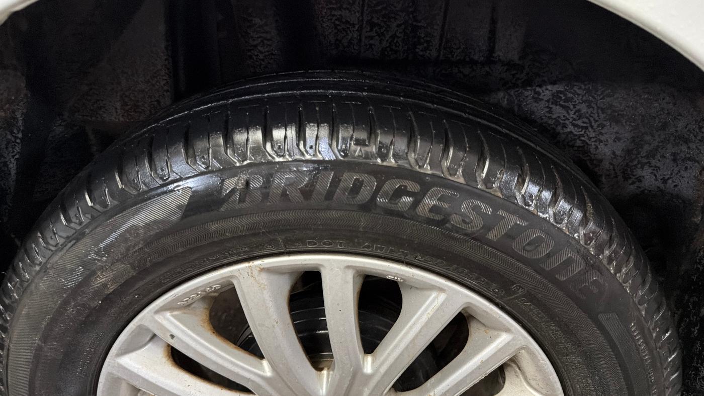 2019 Maruti Dzire ZXI AMT, Petrol, Automatic, 61,101 km, Right Rear Tyre Tread