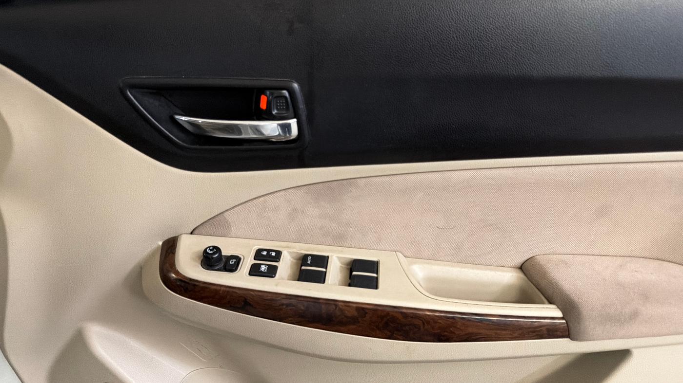 2019 Maruti Dzire ZXI AMT, Petrol, Automatic, 61,101 km, Driver Side Door Panels Control