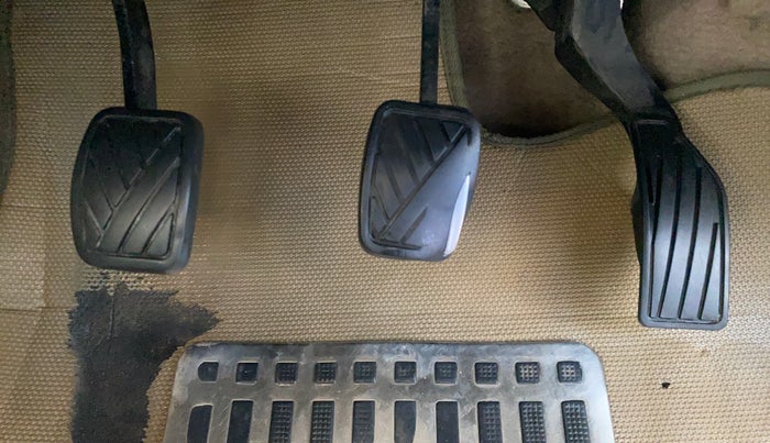 2014 Maruti Swift Dzire VDI, Diesel, Manual, 1,46,717 km, Pedals