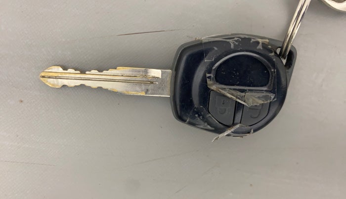 2014 Maruti Swift Dzire VDI, Diesel, Manual, 1,46,717 km, Key Close Up