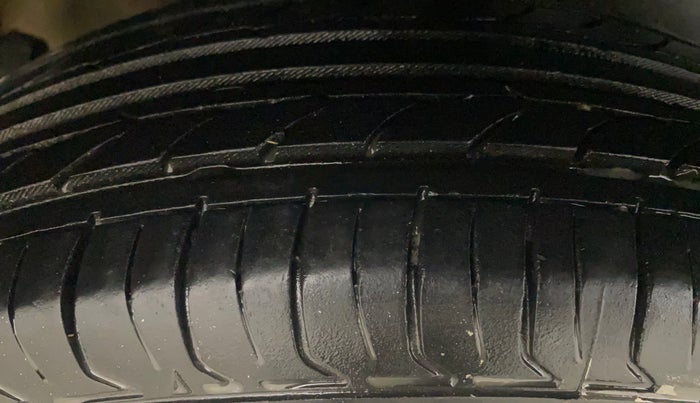 2014 Maruti Swift Dzire VDI, Diesel, Manual, 1,46,717 km, Right Rear Tyre Tread