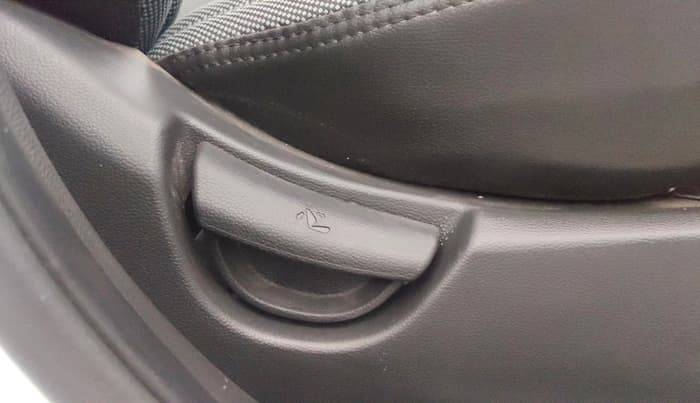 2018 Hyundai Grand i10 MAGNA AT 1.2 KAPPA VTVT, Petrol, Automatic, 21,422 km, Driver Side Adjustment Panel