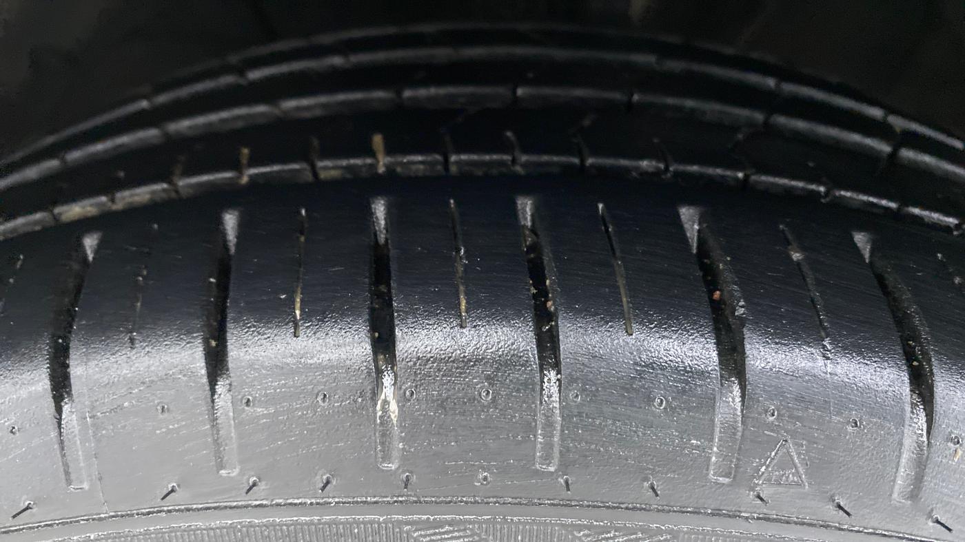2020 Maruti Baleno ALPHA 1.2K12  AT, Petrol, Automatic, 6,403 km, Left Front Tyre Tread