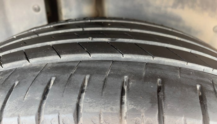 2023 MG HECTOR SAVVY PRO 1.5 TURBO CVT PETROL, Petrol, Automatic, 36,916 km, Right Rear Tyre Tread