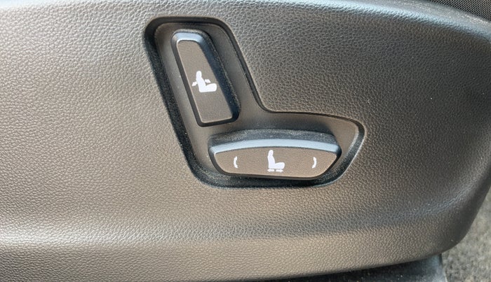 2023 MG HECTOR SAVVY PRO 1.5 TURBO CVT PETROL, Petrol, Automatic, 36,916 km, Driver Side Adjustment Panel