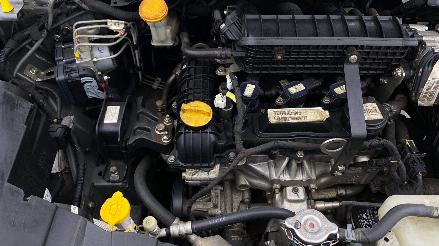 2024 Tata ALTROZ XZ PETROL, Petrol, Manual, 44,415 km, Engine View - Right