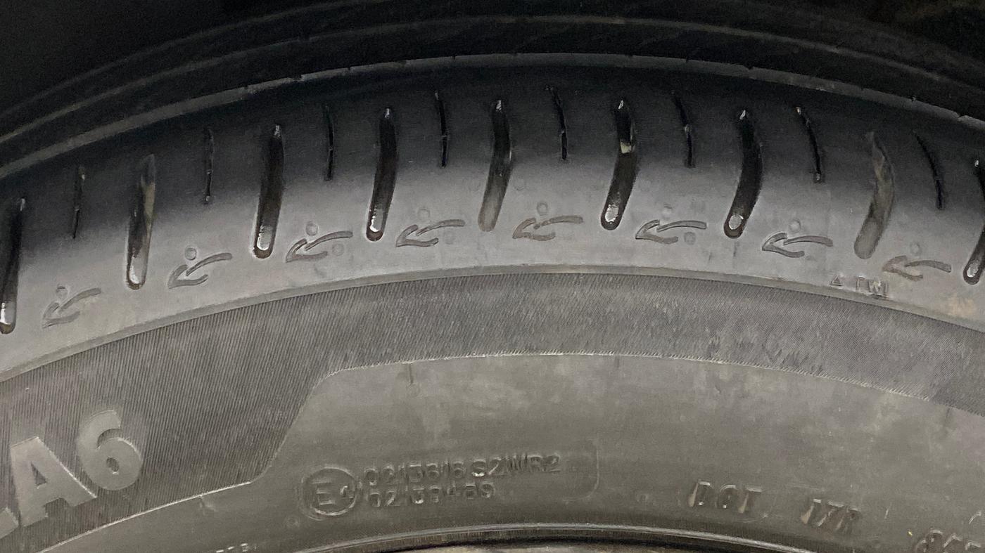 2024 Tata ALTROZ XZ PETROL, Petrol, Manual, 44,415 km, Right Rear Tyre Tread