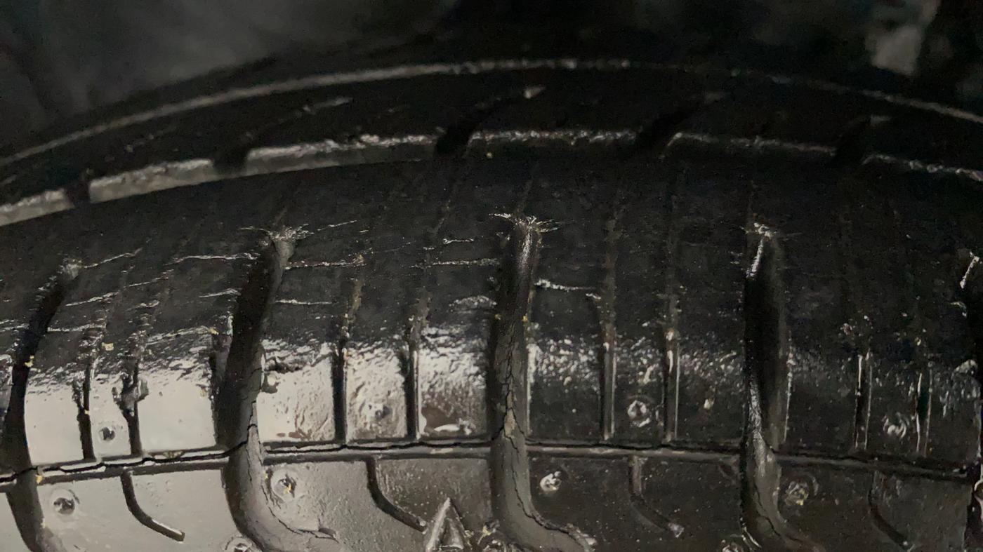 2013 Maruti Alto 800 LXI, Petrol, Manual, 13,708 km, Left Front Tyre Tread