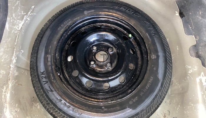 2016 Maruti Swift Dzire LXI (O), Petrol, Manual, 81,538 km, Spare Tyre