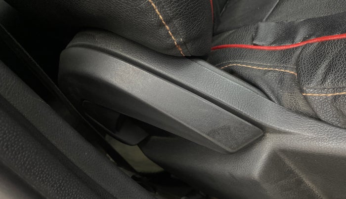 2015 Ford New Figo TREND 1.2 PETROL, Petrol, Manual, 97,235 km, Driver Side Adjustment Panel