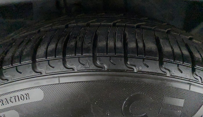 2018 Ford FREESTYLE TREND 1.5 TDCI MT, Diesel, Manual, 85,142 km, Right Front Tyre Tread