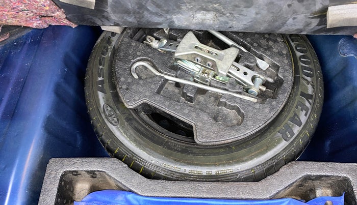 2017 Maruti Ciaz ALPHA 1.4 PETROL, Petrol, Manual, 1,20,798 km, Spare Tyre