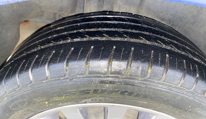 2017 Maruti Ciaz ALPHA 1.4 PETROL, Petrol, Manual, 1,20,798 km, Right Rear Tyre Tread