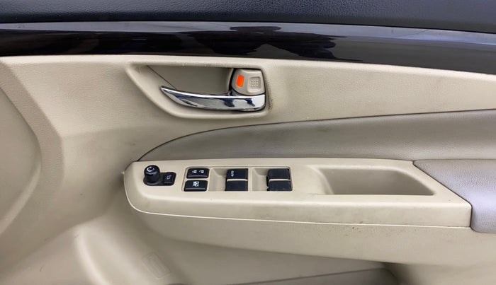 2017 Maruti Ciaz ALPHA 1.4 PETROL, Petrol, Manual, 1,20,798 km, Driver Side Door Panels Control