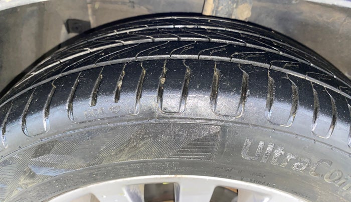 2017 Maruti Ciaz ALPHA 1.4 PETROL, Petrol, Manual, 1,20,798 km, Left Front Tyre Tread