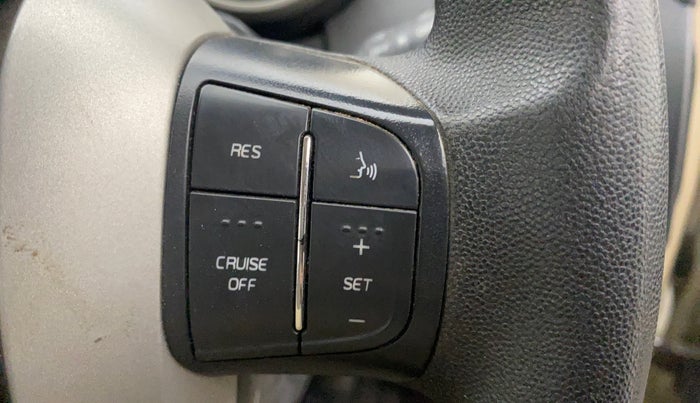 2016 Mahindra XUV500 W6, Diesel, Manual, 53,978 km, Adaptive Cruise Control