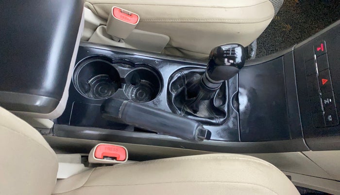 2017 Mahindra XUV500 W6, Diesel, Manual, 76,882 km, Gear Lever