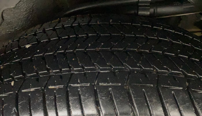 2017 Mahindra XUV500 W6, Diesel, Manual, 76,882 km, Left Rear Tyre Tread