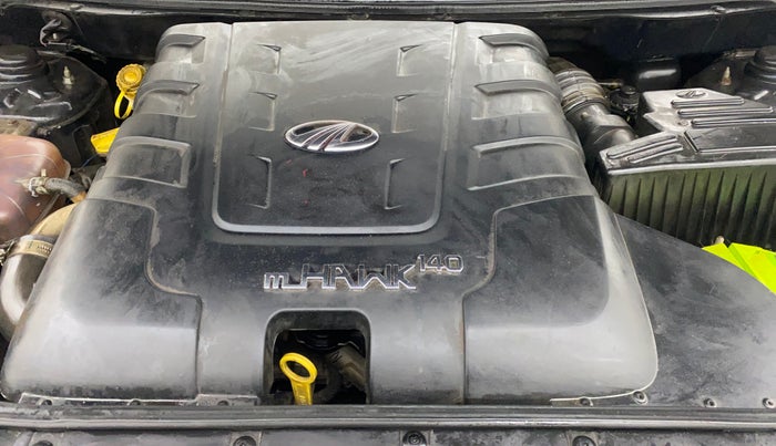 2017 Mahindra XUV500 W6, Diesel, Manual, 76,882 km, Engine View