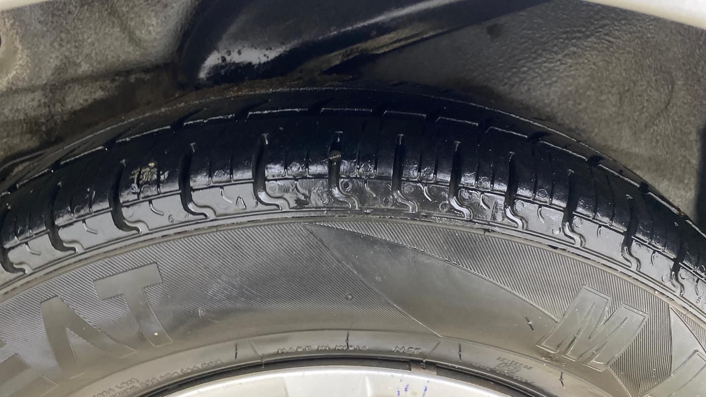 2014 Hyundai i10 SPORTZ 1.1, Petrol, Manual, 74,383 km, Left Rear Tyre Tread