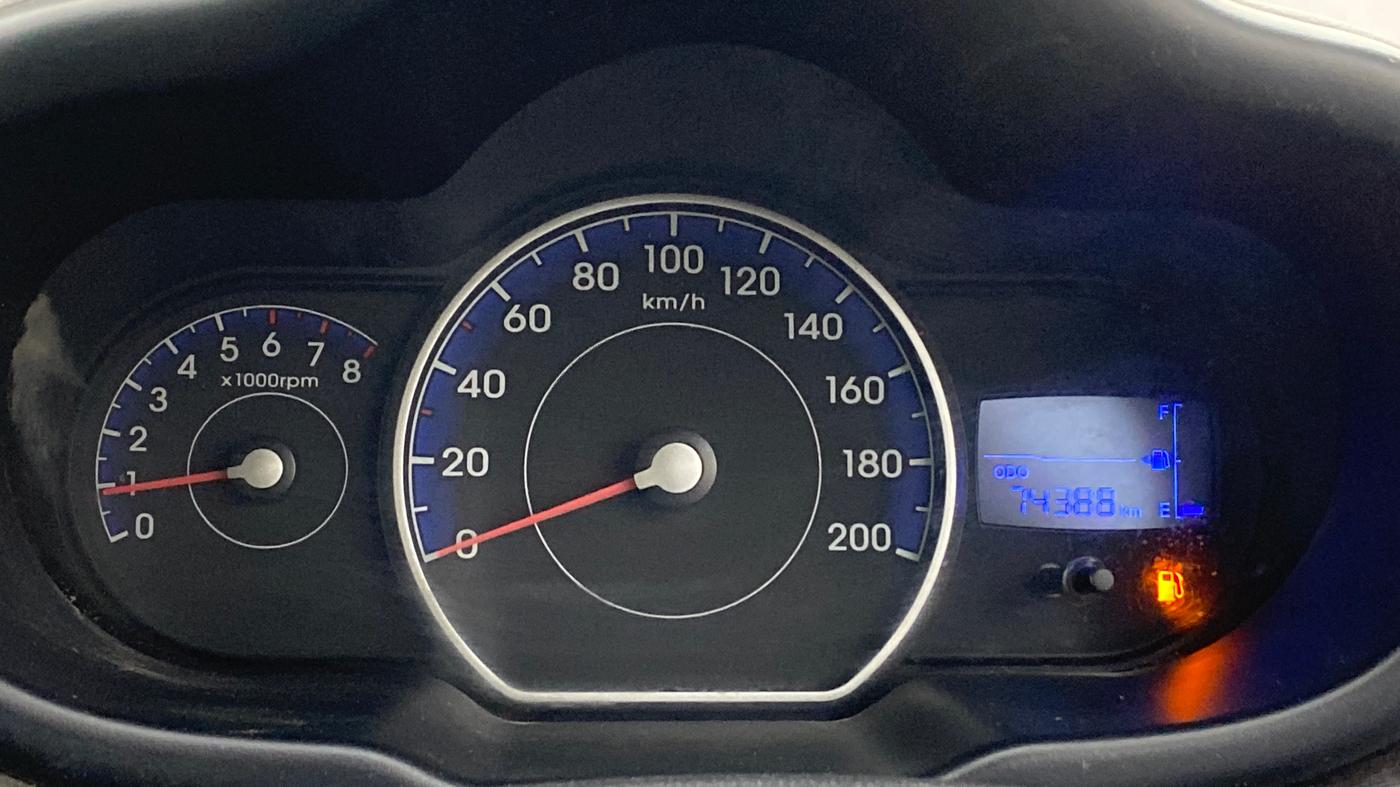 2014 Hyundai i10 SPORTZ 1.1, Petrol, Manual, 74,383 km, Odometer Image