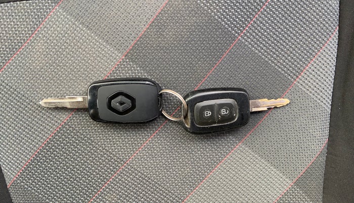 2020 Renault Kwid RXT 1.0 AMT (O), Petrol, Automatic, 23,783 km, Key Close Up