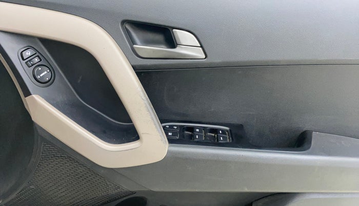 2017 Hyundai Creta SX PLUS AT 1.6 PETROL, Petrol, Automatic, 68,664 km, Driver Side Door Panels Control