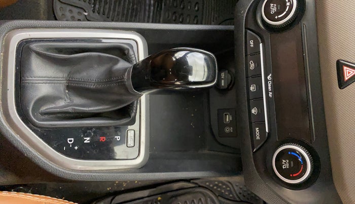 2017 Hyundai Creta SX PLUS AT 1.6 PETROL, Petrol, Automatic, 68,664 km, Gear Lever